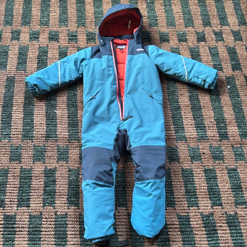 Patagonia Toddler snow pile One piece snowsuit 5t, good condition